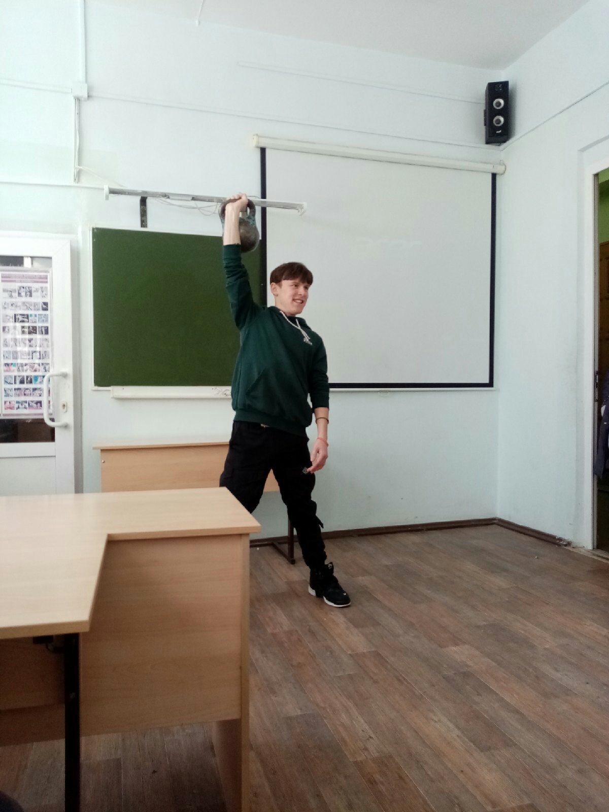 yDzmAZVO6TQ 1